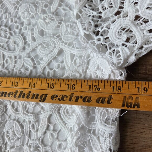 LIKE NEW PHILOSOPHY WHITE LACED TOP SIZE SMALL - Picture 12 of 13